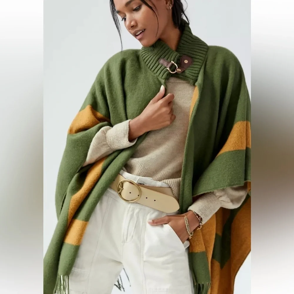 New ANTHROPOLOGIE GREEN SWEATER PONCHO FUNNEL NECK LEATHER TRIM FRINGE CAPE - Picture 4 of 10